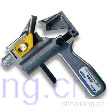 �ܿռ����µ����м��Ƥ��